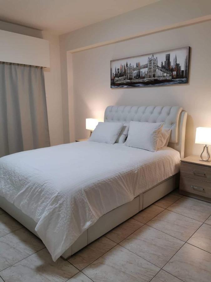 Tony'S Boutique Apartment Larnaca Exterior foto
