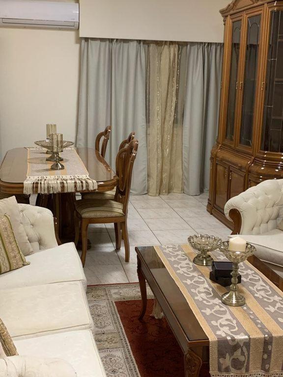Tony'S Boutique Apartment Larnaca Exterior foto