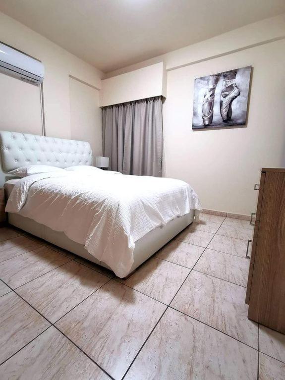 Tony'S Boutique Apartment Larnaca Exterior foto
